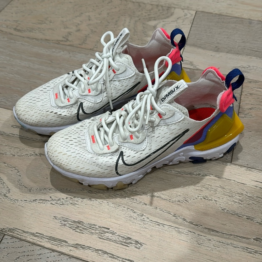Nike DMSX Size 7 Sneakers!